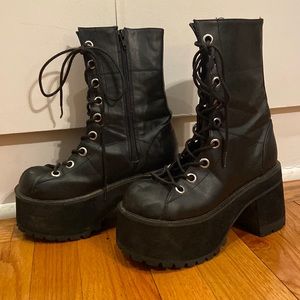 Demonia platform boots